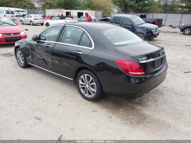 Продажа на аукционе авто 2017 Mercedes-benz C 300 4matic, vin: 55SWF4KBXHU186883, номер лота: 43569744