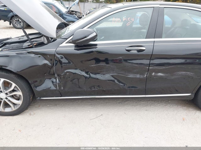 Продажа на аукционе авто 2017 Mercedes-benz C 300 4matic, vin: 55SWF4KBXHU186883, номер лота: 43569744