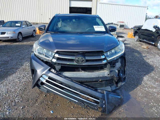 Toyota Highlander Limited 2017 5TDYZRFH2HS230156 Image 13