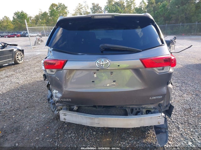 Toyota Highlander Limited 2017 5TDYZRFH2HS230156 Image 17