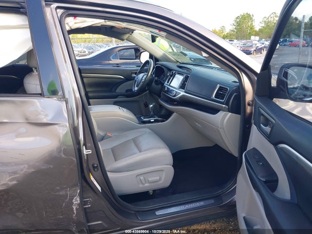 Toyota Highlander Limited 2017 5TDYZRFH2HS230156 Image 5