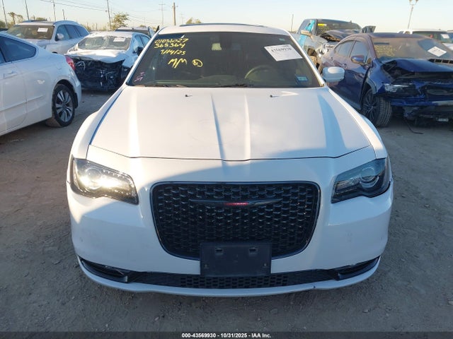 2C3CCABGXPH565564 Chrysler 300 300s