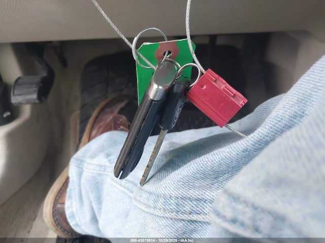 2009 CADILLAC DTS 1G6KD57Y69U105124 Photo 10