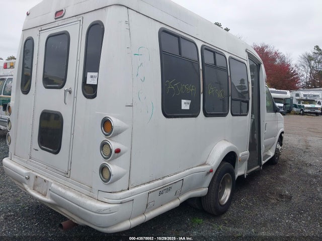2003 FORD E-350 CUTAWAY 1FDWE35L63HB39440 Photo 3