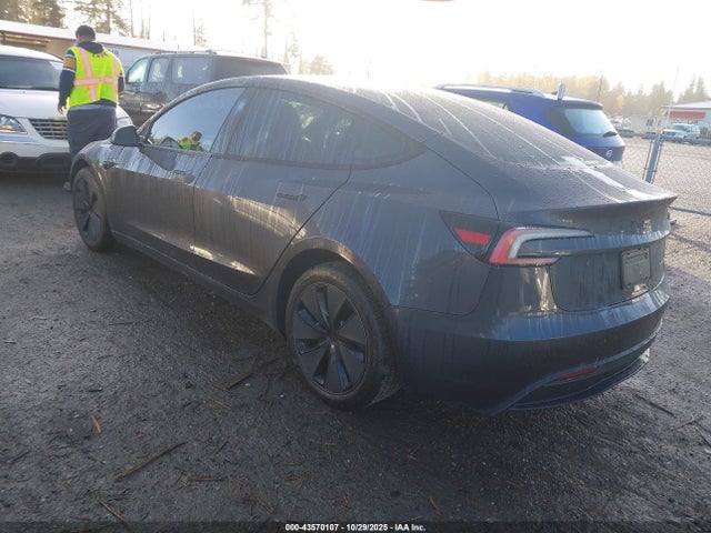 2025 TESLA MODEL 3 5YJ3E1EBXSF893555 Photo 2