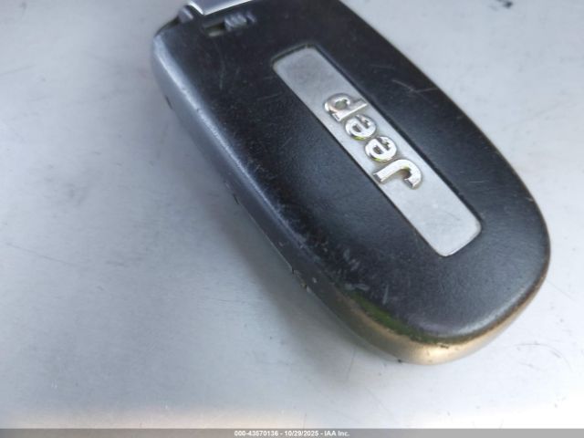 2018 JEEP GRAND CHEROKEE 1C4RJFCG2JC351623 Photo 10