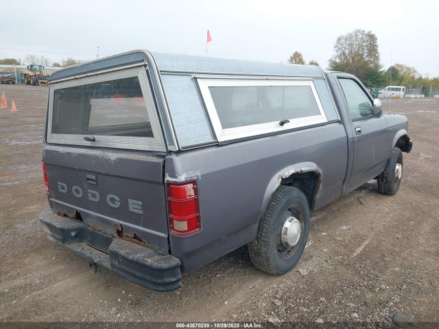 1989 DODGE DAKOTA 1B7FL26X0KS138453 Photo 3