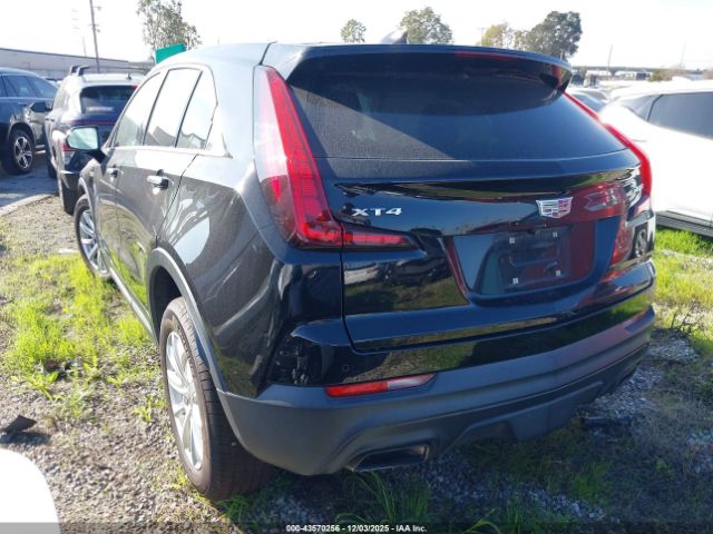 2019 CADILLAC XT4 1GYAZAR42KF126974 Photo 2