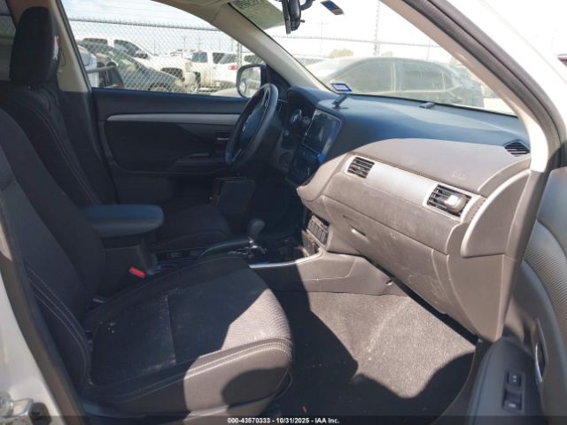 2017 MITSUBISHI OUTLANDER JA4AD3A31HZ040317 Photo 4