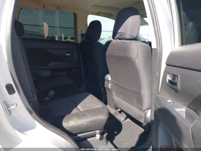 2017 MITSUBISHI OUTLANDER JA4AD3A31HZ040317 Photo 7