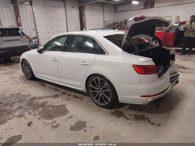2018 AUDI S4 WAUC4AF49JA003490 Photo 2