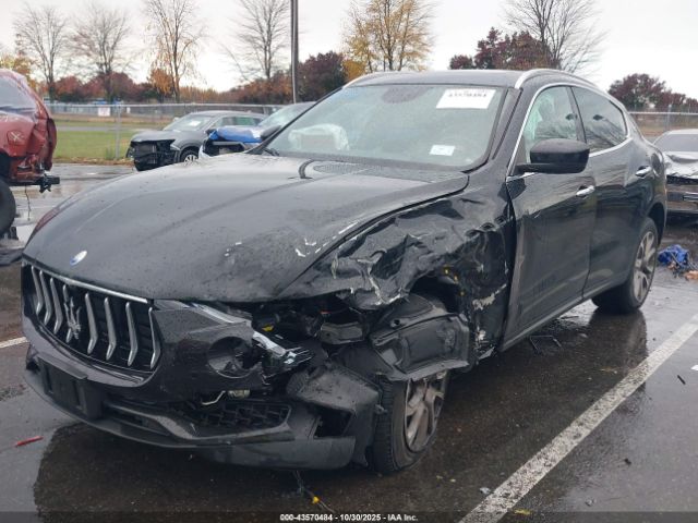 2018 MASERATI LEVANTE ZN661YUA9JX301317 Photo 1