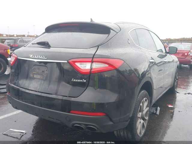 2018 MASERATI LEVANTE ZN661YUA9JX301317 Photo 3