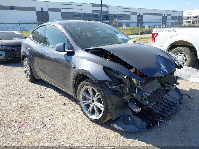 2023 TESLA MODEL Y 7SAYGDEE8PA122675 Photo 0