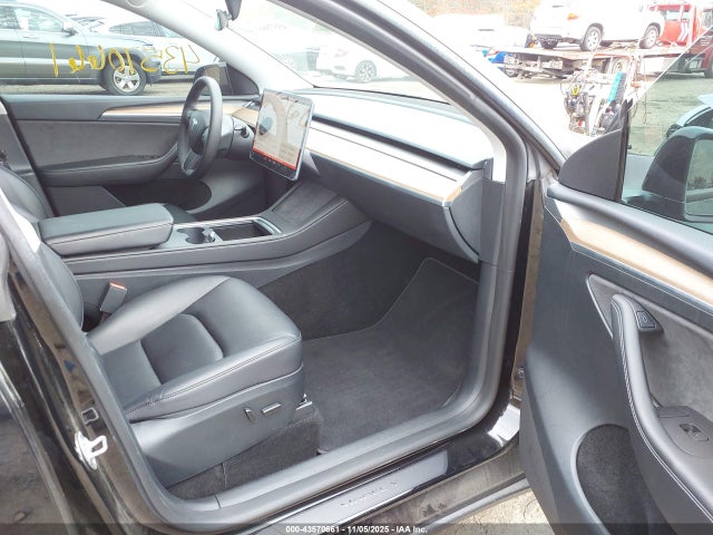 2023 TESLA MODEL Y 7SAYGDEE1PF769440 Photo 4