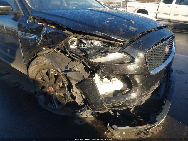 2019 JAGUAR E-PACE SADFJ2FX6K1Z42532 Photo 5