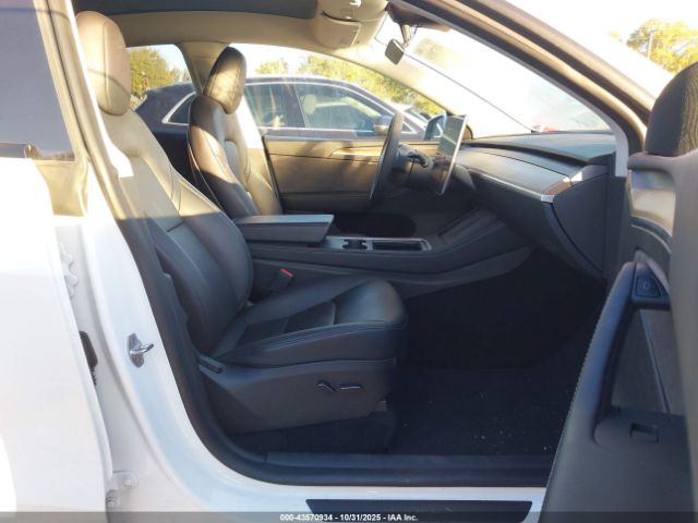2023 TESLA MODEL Y 7SAYGDEE2PA058634 Photo 4