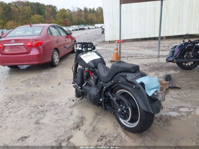 2011 HARLEY-DAVIDSON FLSTFB 1HD1JN513BB024993 Photo 2