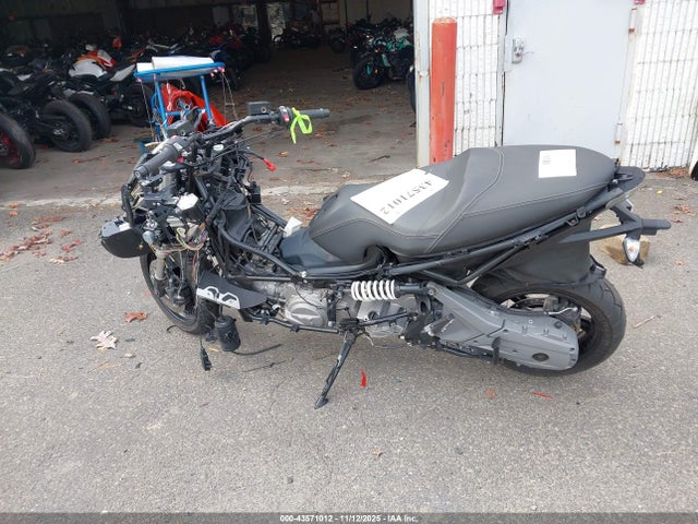 Продаж на аукціоні авто 2017 Bmw C650 Sport, vin: WB10C1408HZ314961, номер лоту: 43571012