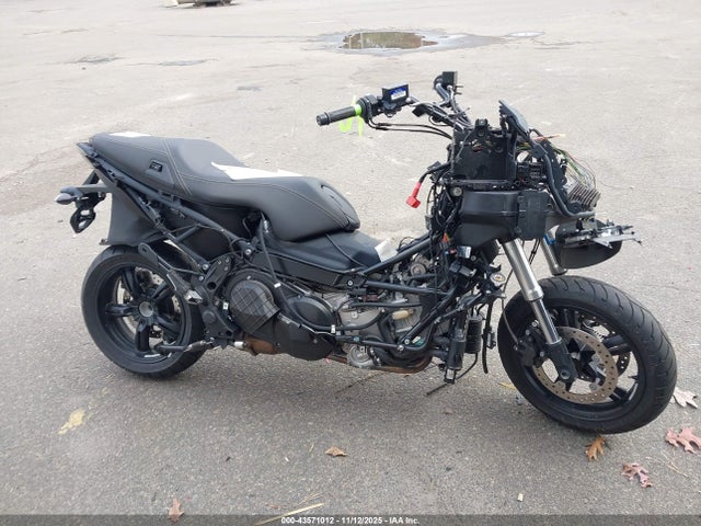 Продаж на аукціоні авто 2017 Bmw C650 Sport, vin: WB10C1408HZ314961, номер лоту: 43571012