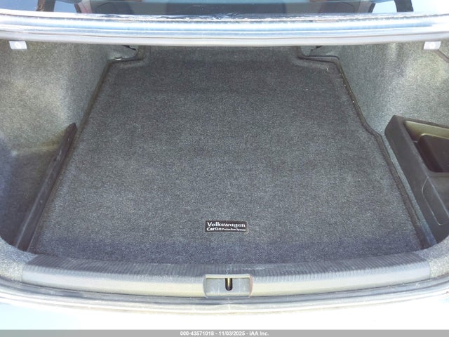 2015 Volkswagen Passat 2.0l Tdi Sel Premium მანქანა იყიდება აუქციონზე, vin: 1VWCV7A33FC015709, აუქციონის ნომერი: 43571018