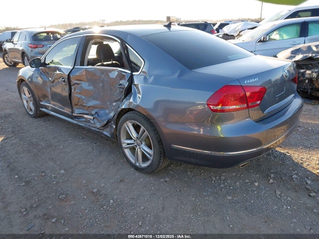 2015 Volkswagen Passat 2.0l Tdi Sel Premium მანქანა იყიდება აუქციონზე, vin: 1VWCV7A33FC015709, აუქციონის ნომერი: 43571018