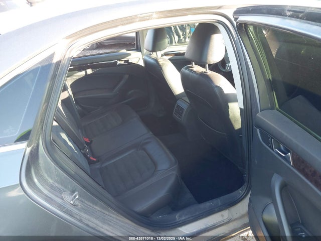 2015 Volkswagen Passat 2.0l Tdi Sel Premium მანქანა იყიდება აუქციონზე, vin: 1VWCV7A33FC015709, აუქციონის ნომერი: 43571018