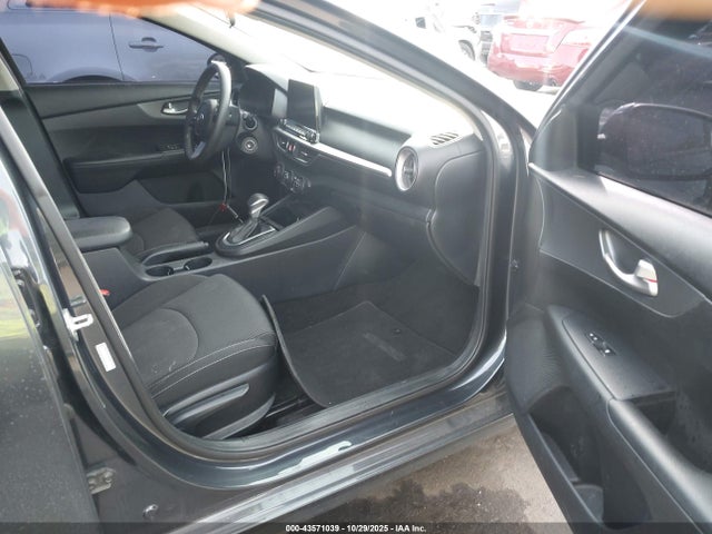3KPF24AD7LE255589 KIA Forte Lxs