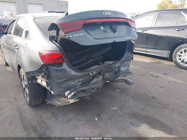 3KPF24AD7LE255589 KIA Forte Lxs