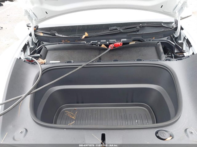 2026 TESLA MODEL Y 7SAYGDED6TA427531 Photo 9