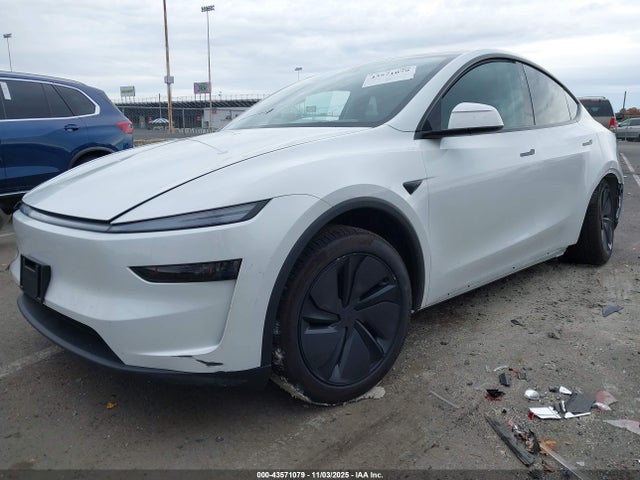 2026 TESLA MODEL Y 7SAYGDED6TA427531 Photo 1