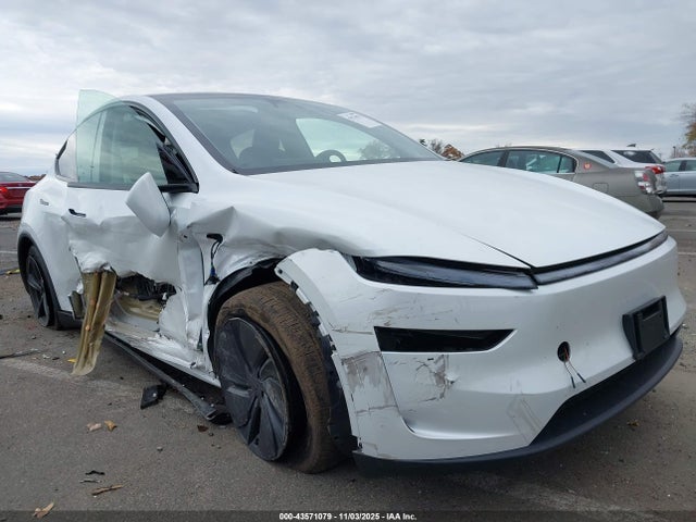 2026 TESLA MODEL Y 7SAYGDED6TA427531 Photo 5