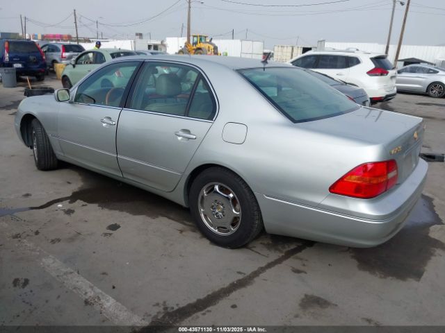 2002 LEXUS LS 430 JTHBN30F520056968 Photo 2