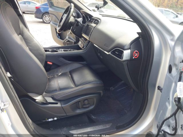 2017 JAGUAR F-PACE SADCK2BV2HA078964 Photo 4