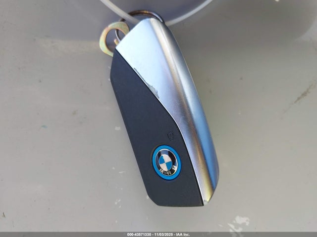 2024 BMW IX WB523CF05RCN46325 Photo 10