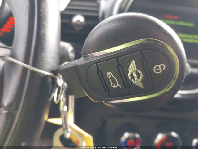 2016 MINI CLUBMAN WMWLN5C52G2E31053 Photo 10