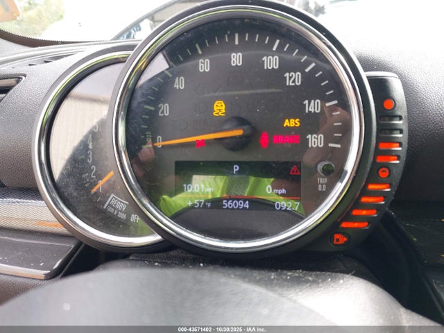 2016 MINI CLUBMAN WMWLN5C52G2E31053 Photo 6