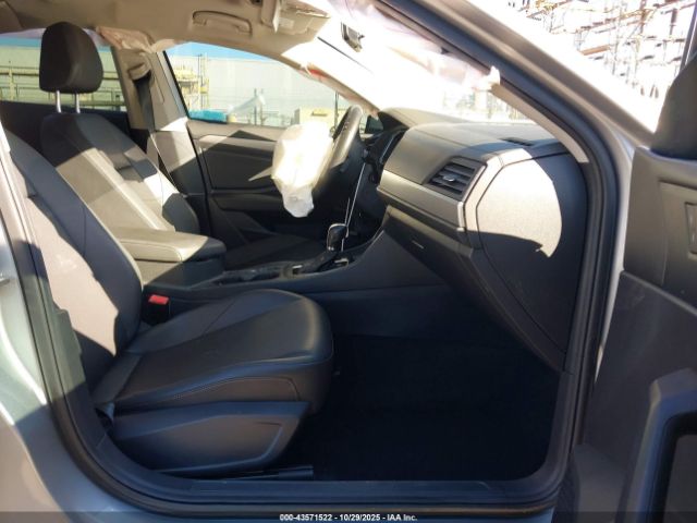 2019 VOLKSWAGEN JETTA 3VWCB7BU1KM199394 Photo 4