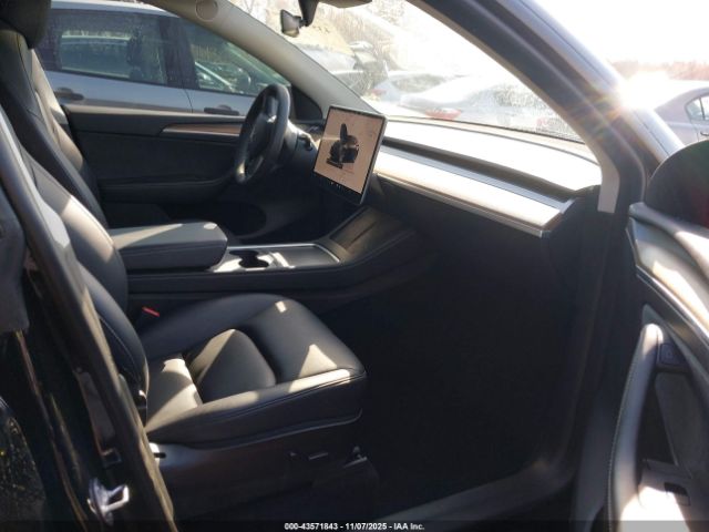 2023 TESLA MODEL Y 7SAYGAEEXPF606445 Photo 4
