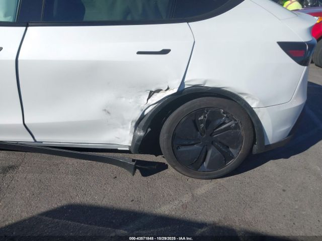 2026 TESLA MODEL Y 7SAYGDED3TF441227 Photo 5