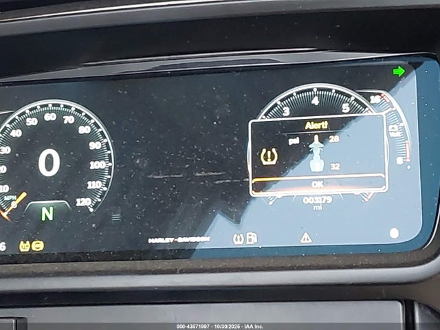 2024 HARLEY-DAVIDSON FLHX 1HD1KB71XRB603692 Photo 6