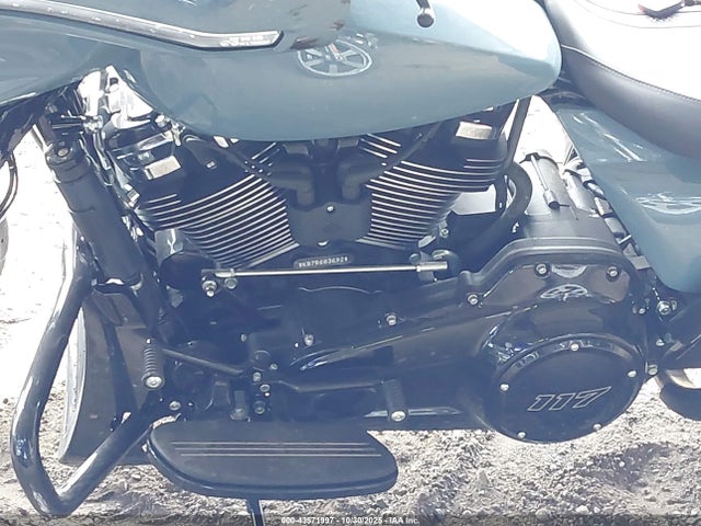 2024 HARLEY-DAVIDSON FLHX 1HD1KB71XRB603692 Photo 8