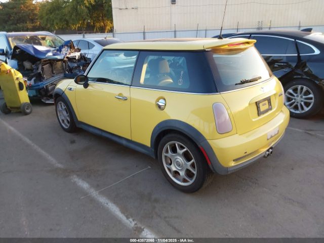2003 MINI COOPER S WMWRE33423TD65114 Photo 2