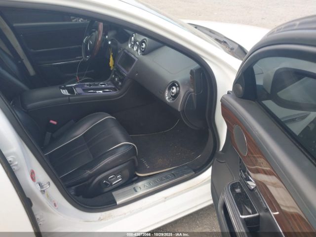 2012 JAGUAR XJ SAJWA2GB9CLV38646 Photo 4