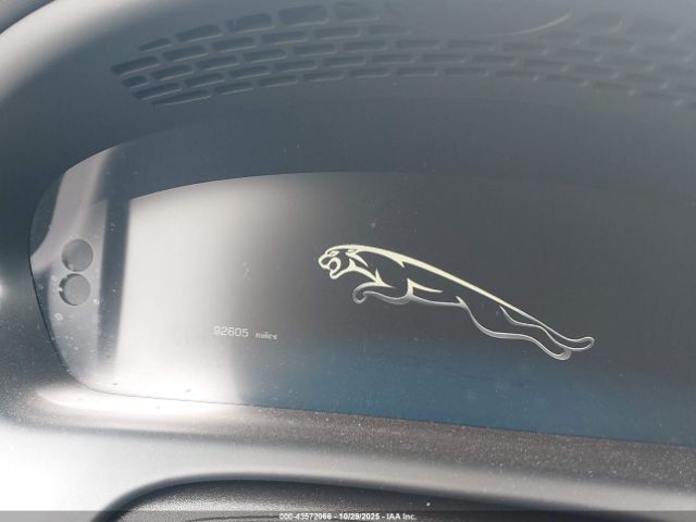 2012 JAGUAR XJ SAJWA2GB9CLV38646 Photo 6