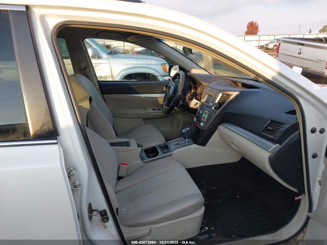 Продаж на аукціоні авто 2014 Subaru Outback 2.5i Premium, vin: 4S4BRBCC9E3282530, номер лоту: 43572094