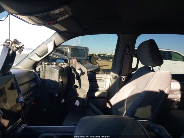 2023 RAM 1500 1C6SRFFT4PN613990 Photo 4
