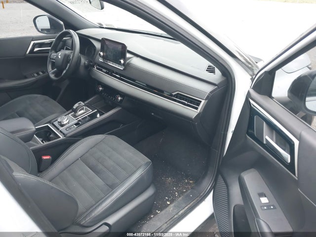 2022 MITSUBISHI OUTLANDER JA4J4UA8XNZ089481 Photo 4