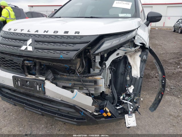 2022 MITSUBISHI OUTLANDER JA4J4UA8XNZ089481 Photo 5
