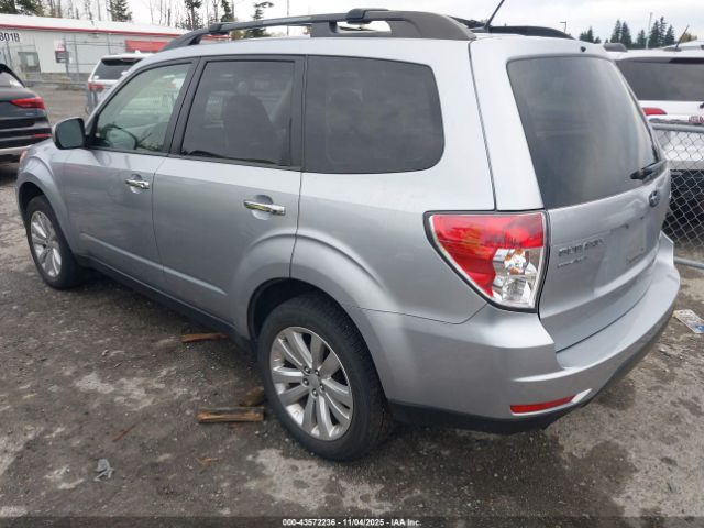 2013 SUBARU FORESTER JF2SHADC4DH432241 Photo 2